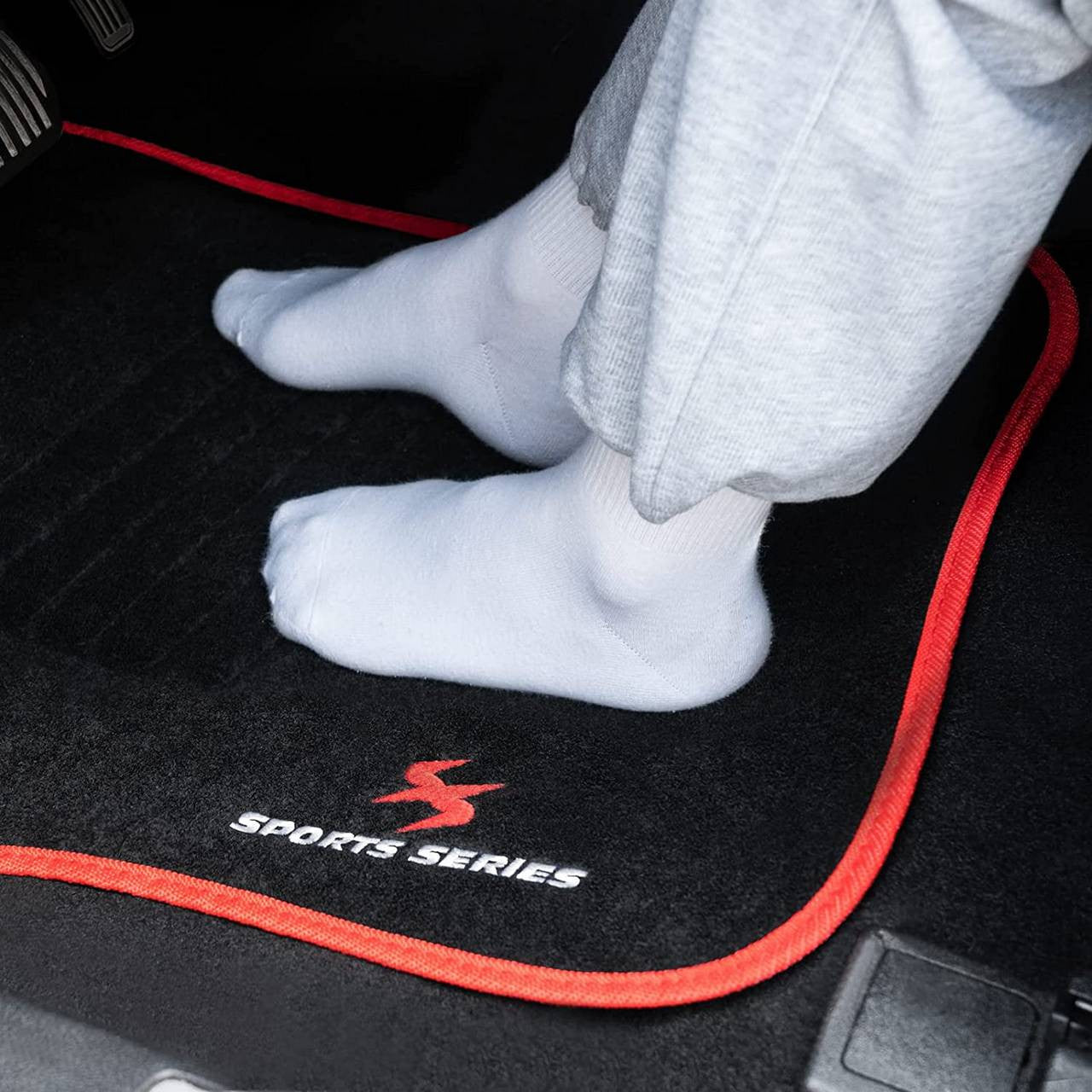 24goodz Car Floor Mat Set - High-Quality Comfort - Universal Fit - Carpet Material - Red Trim - 45x67 cm + 45x33 cm