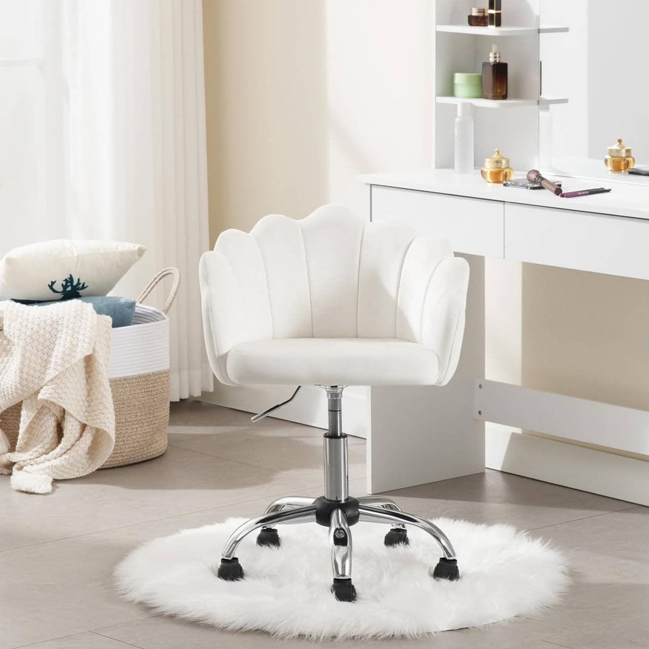 24goodz Velvet Petal Chair - Ergonomic Comfort - Height Adjustable - Velvet and Metal - For Women - Beige/Light Grey/Pink