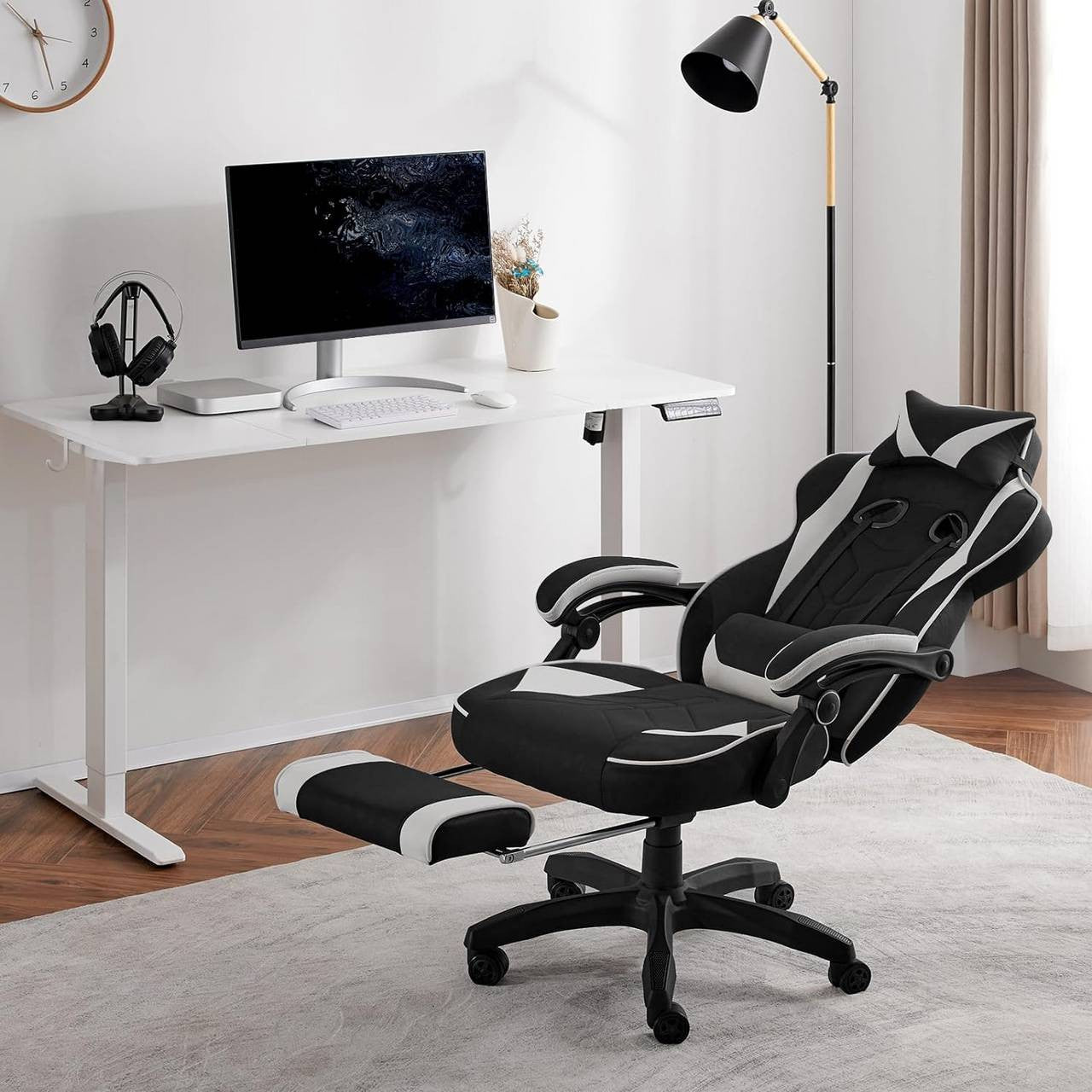 24goodz Gaming Chair - Breathable Leathaire Fabric - Ergonomic Design - Leathaire - For Gamers - Grey