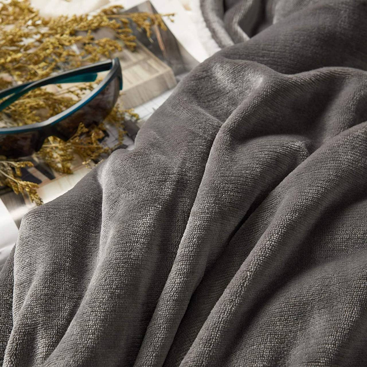 24goodz Cozy Sherpa Blanket - Thick and Warm - Durable and Soft - 100% Polyester - Grey - 220x240cm