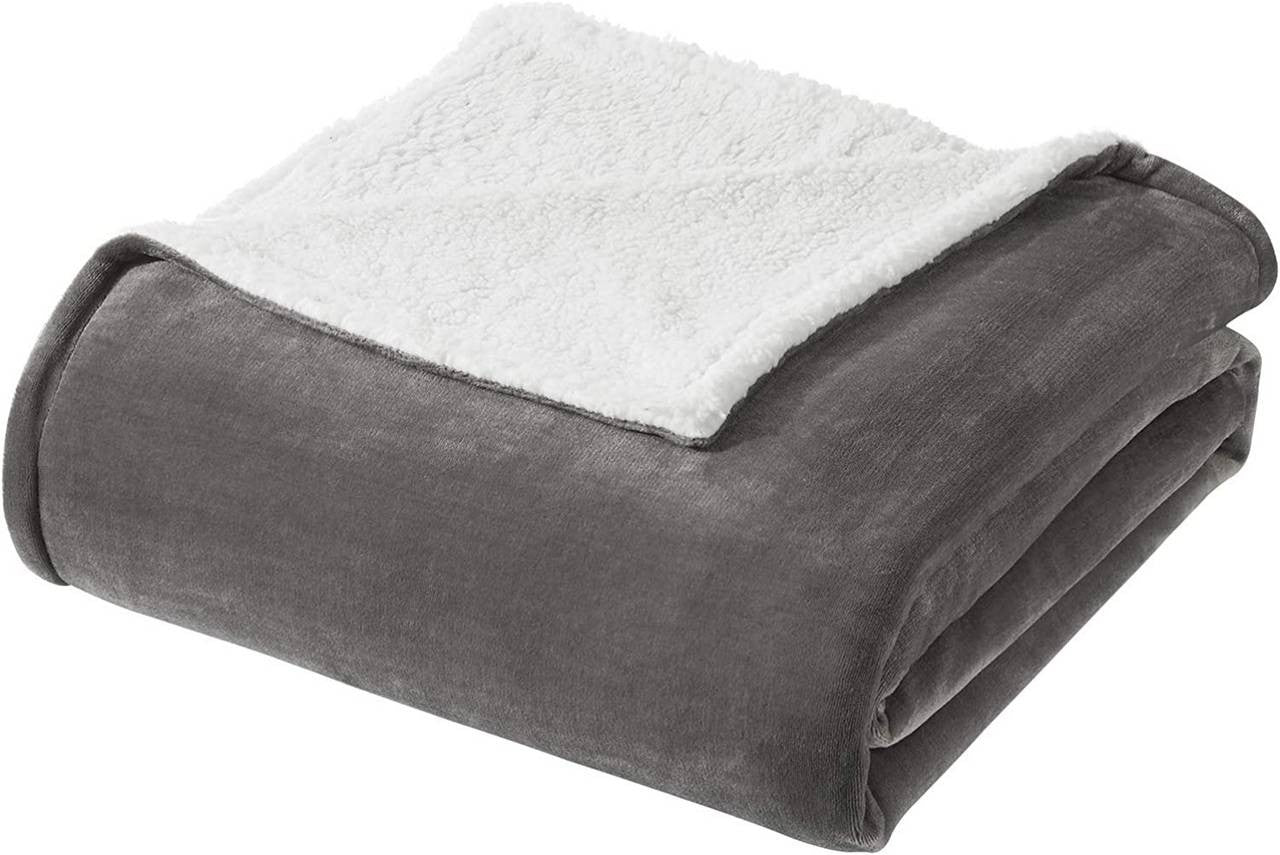 24goodz Cozy Sherpa Blanket - Thick and Warm - Durable and Soft - 100% Polyester - Grey - 220x240cm