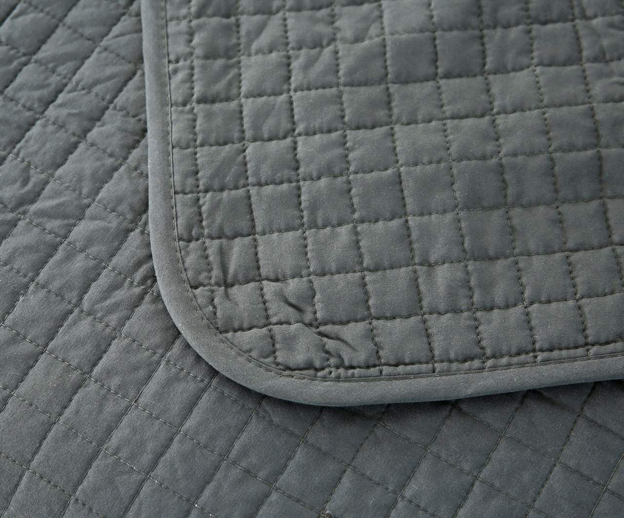 24goodz Reversible Patchwork Quilt - Comfortable and Breathable - Versatile for All Seasons - 100% Polyester - Dark Grey - 240 x 260 cm