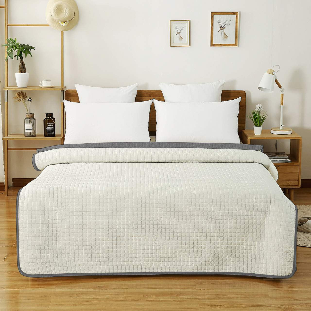 24goodz Reversible Patchwork Bedspread - Comfortable and Breathable - Versatile for All Seasons - 100% Polyester - Grey + Cream - 230x260cm