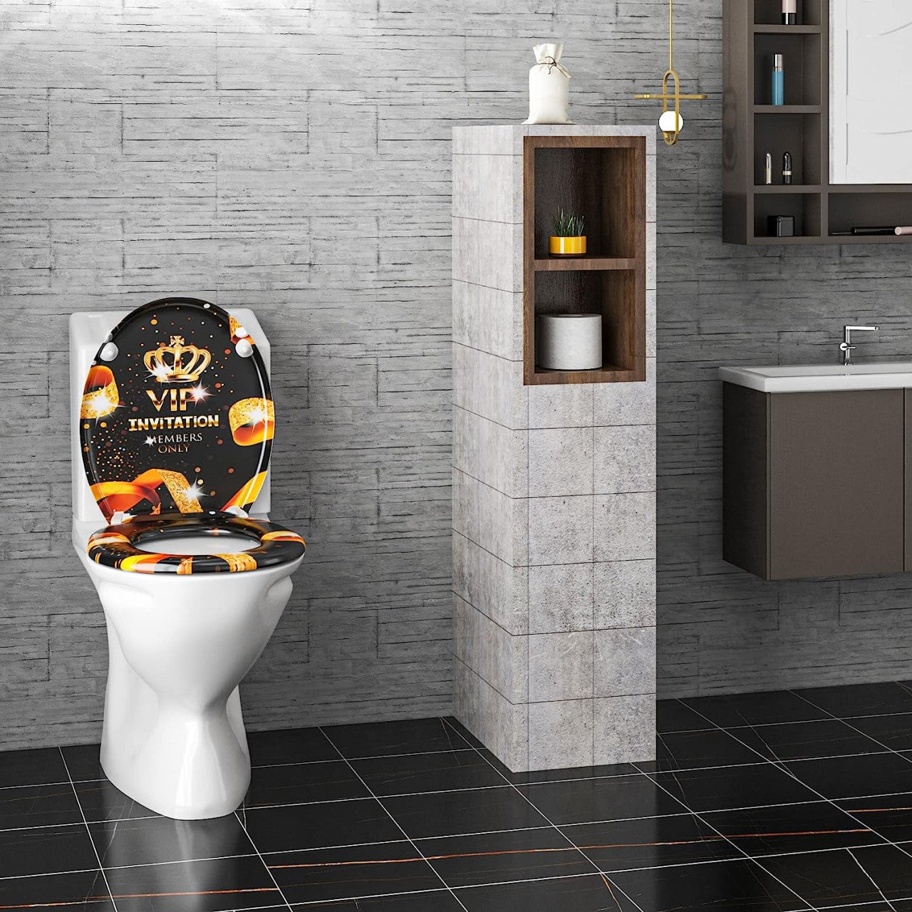 24goodz Toilet Seat - Soft Close Mechanism - Antibacterial Coating - Duroplastic - For Families and Commercial Use - Gold VIP Pattern