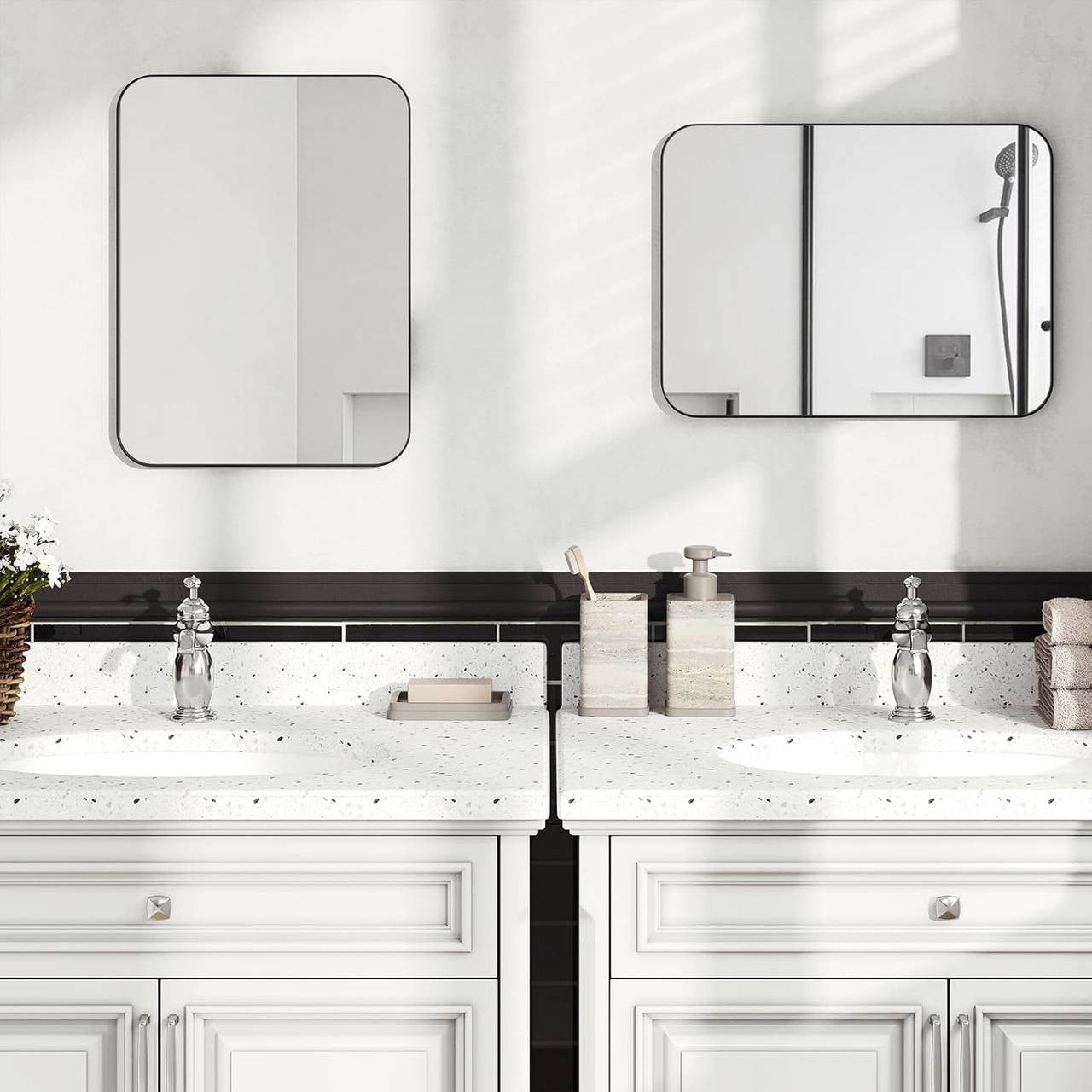 24goodz Wall Mirror with Metal Frame - Elegant Design - Break-Resistant Glass - Black - 40 x 30 cm