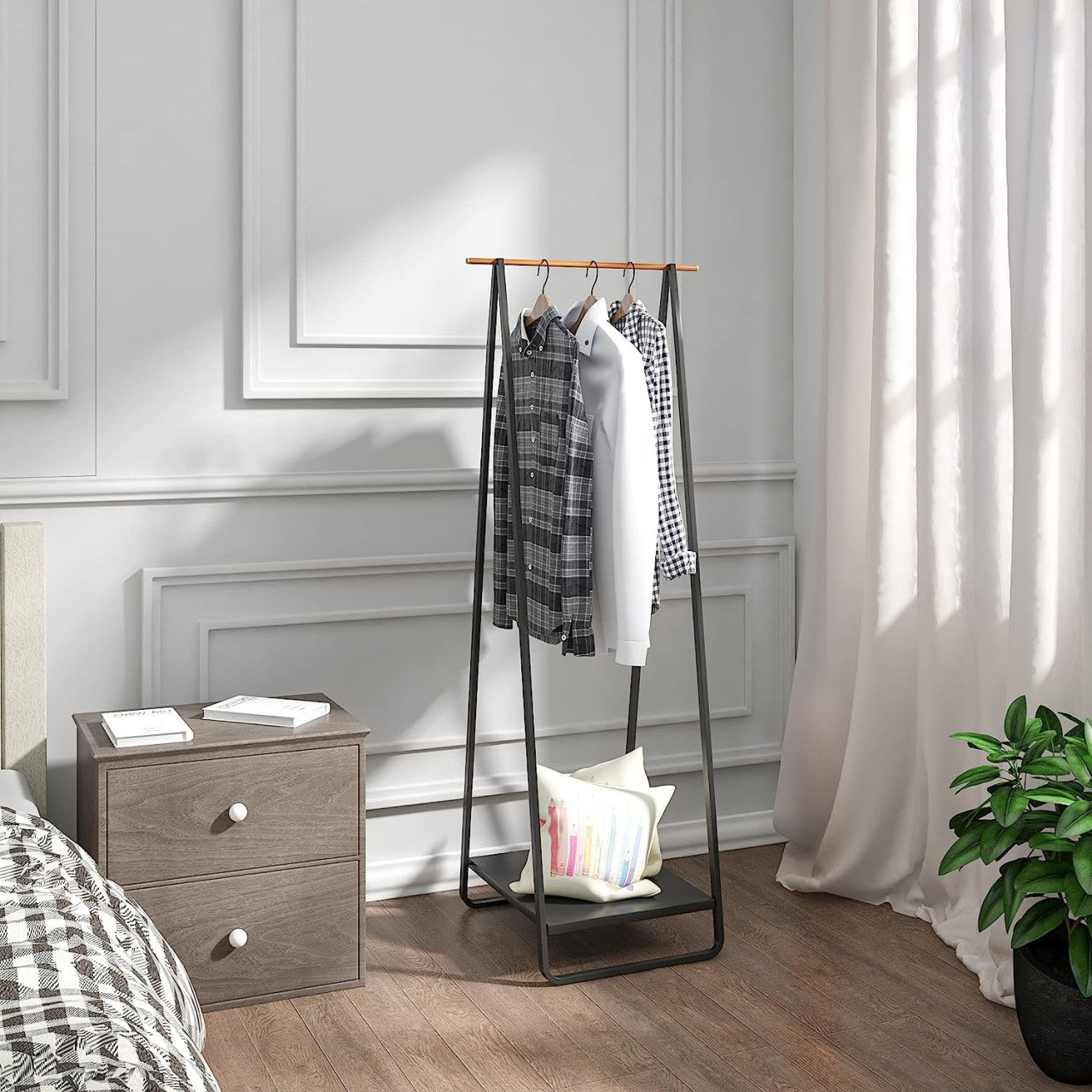 24goodz Modern Coat Rack with Shelf - Space-Saving Design - Sturdy Metal Frame - Black - For Bedroom and Hallway - 54x141x45 cm