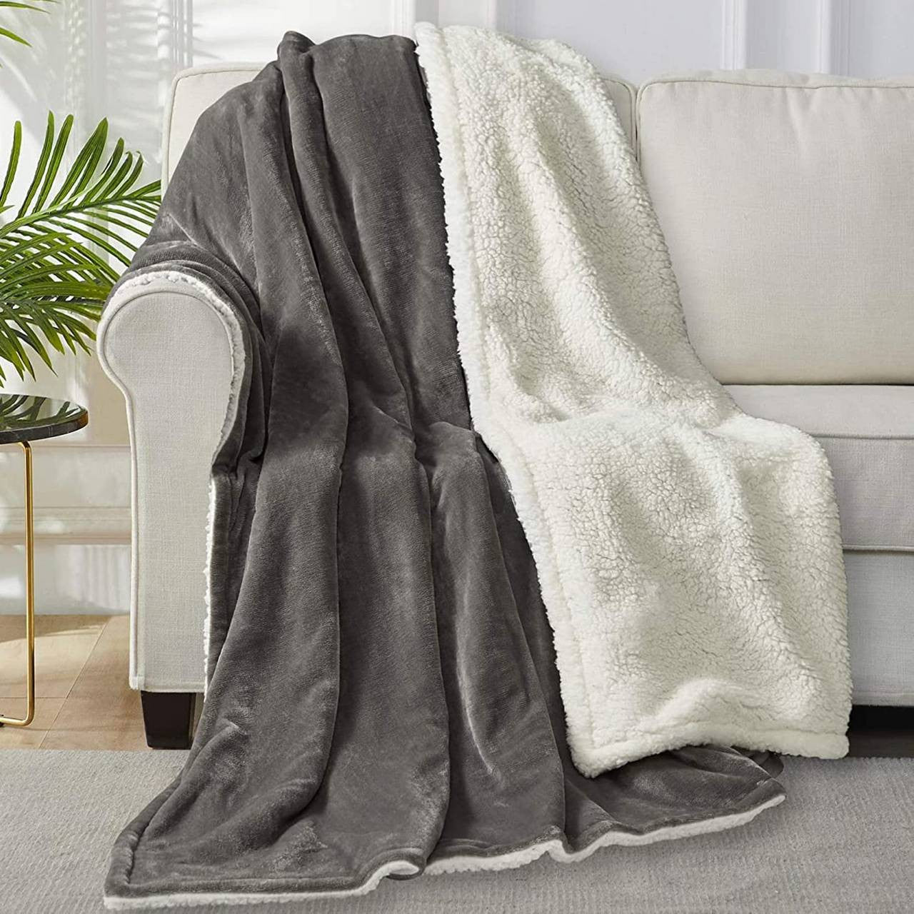 24goodz Cozy Sherpa Blanket - Thick and Warm - Durable and Soft - 100% Polyester - Grey - 220x240cm