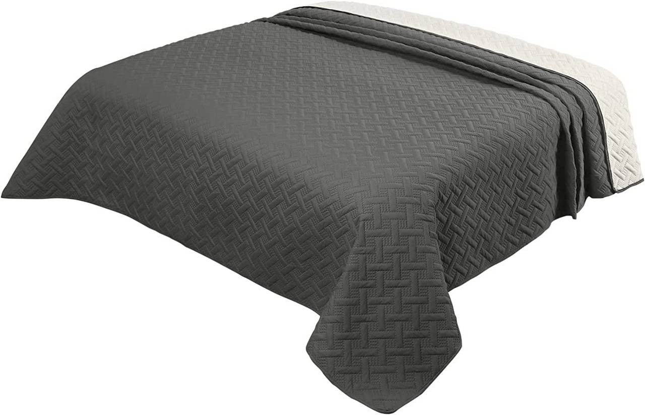 24goodz Geometric Pattern Bedspread - Reversible Design - 100% Microfiber - For All Seasons - Dark Grey/Cream - 170 x 210 cm