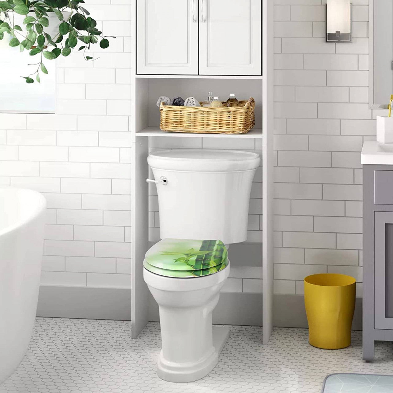 24goodz Soft-Close Toilet Seat - Easy to Clean - Durable Duroplast - For Standard Oval Toilets - Printed White