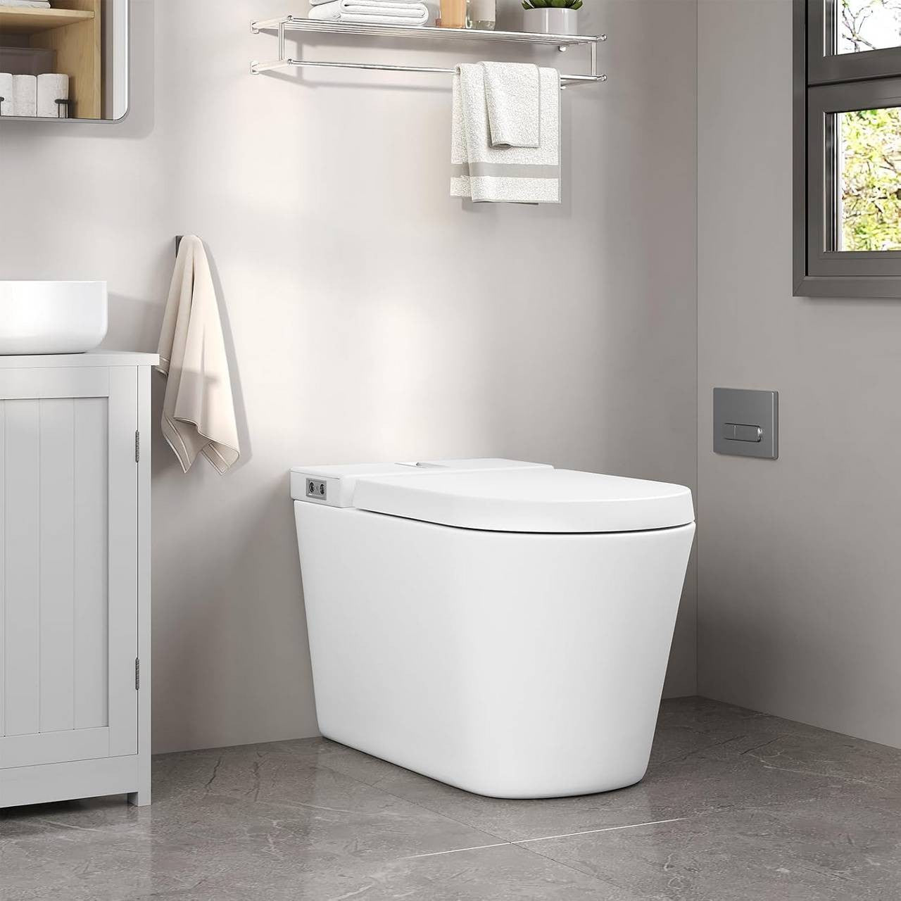 24goodz Soft-Close Toilet Seat - Quiet and Gentle Closing - PP Material - For Standard D-Shaped Toilets - White